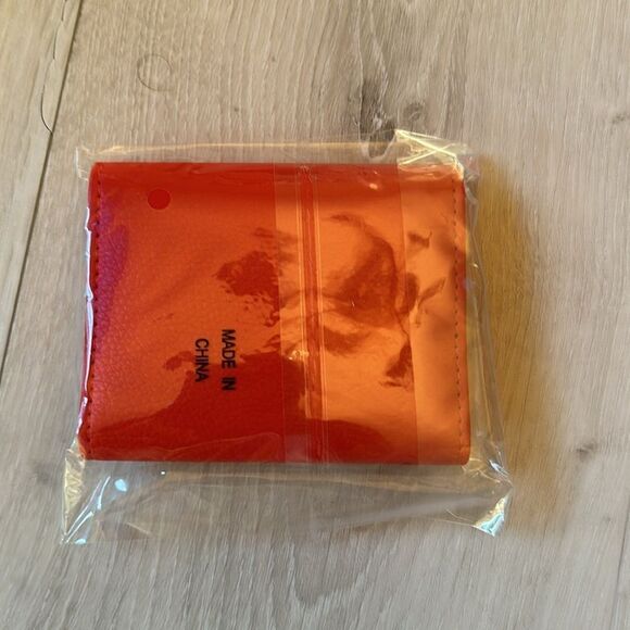 Delta Box Wallet‎ Red NWT in packaging - Picture 3 of 5